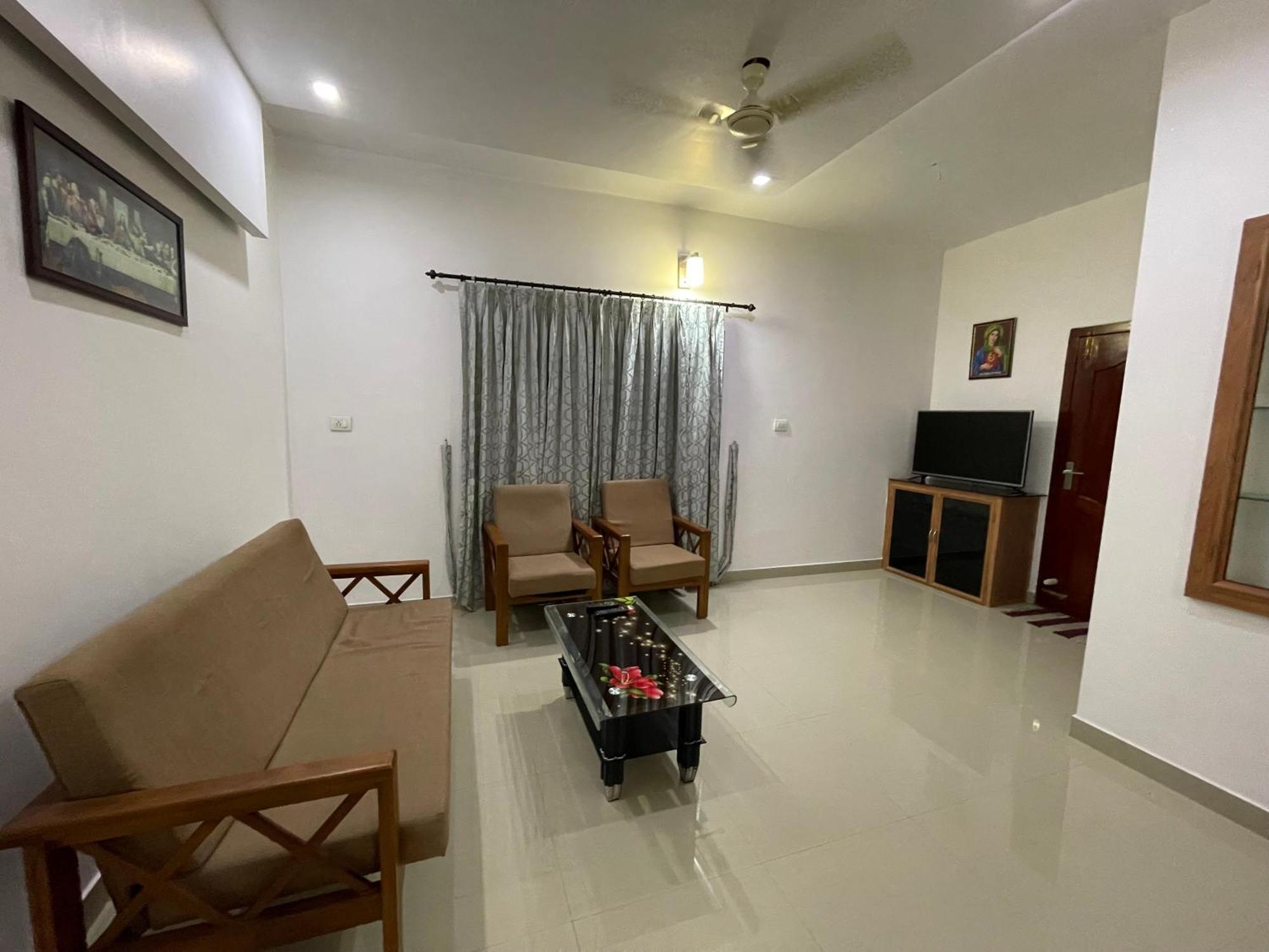 Dream Home Kochi Tripunithura Buitenkant foto