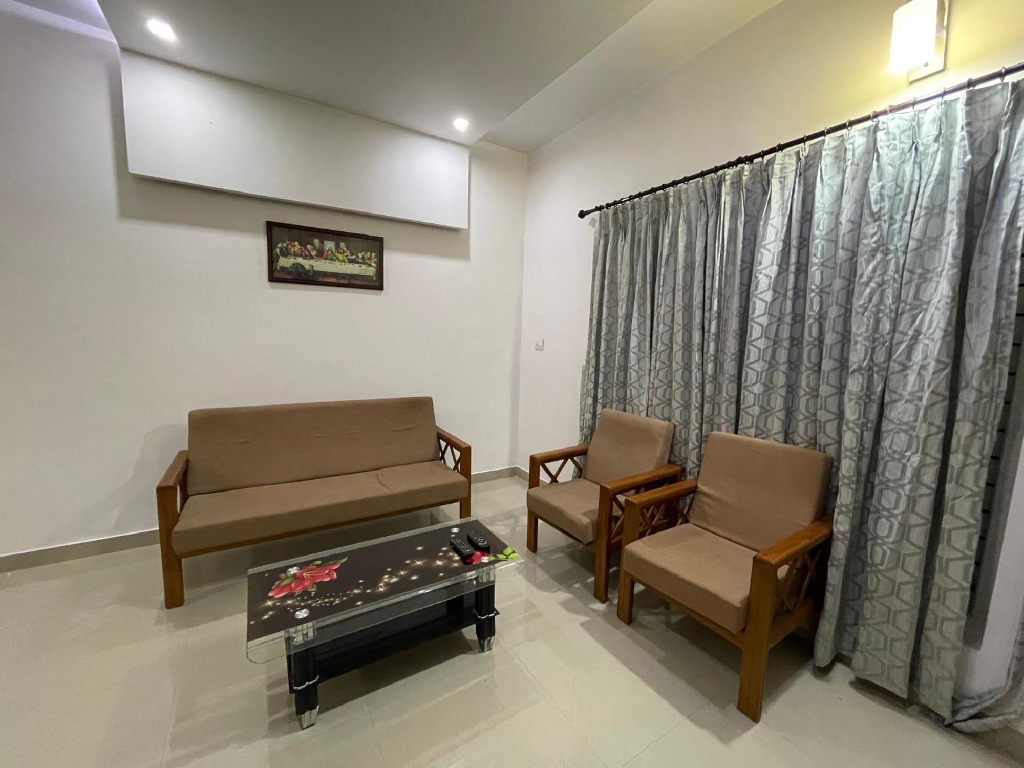 Dream Home Kochi Tripunithura Buitenkant foto